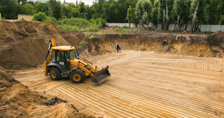 Разработка котлована Шатура стоимость за от 576 руб. м3 - заказать работы по копке и рытью котлованов | траншей